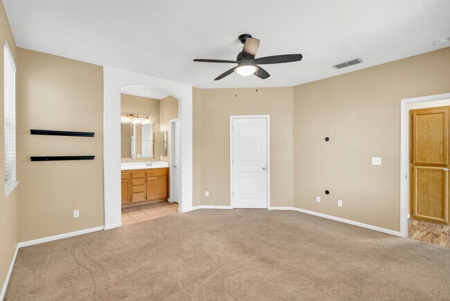 Building Photo - 3635 Poppy Hill Way