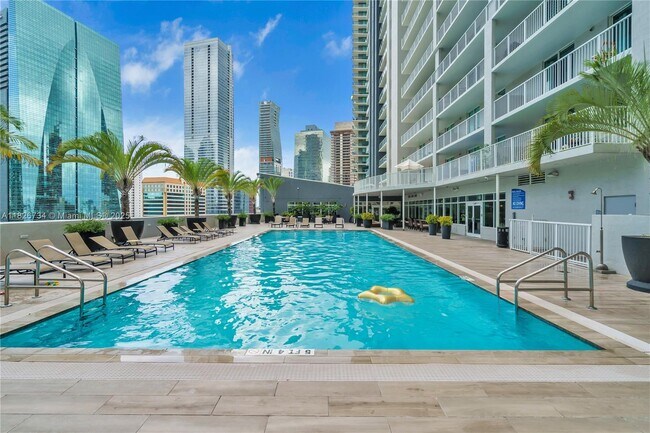 Building Photo - 1250 S Miami Ave