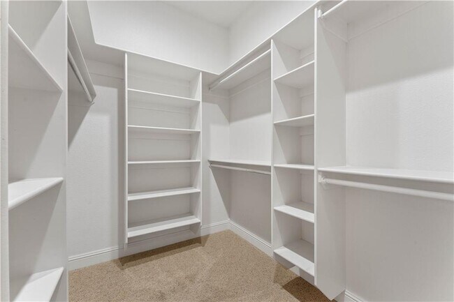 Building Photo - 501 SE Eaton St