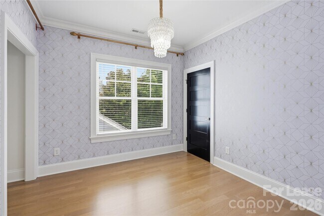 Building Photo - 404 Iverson Way