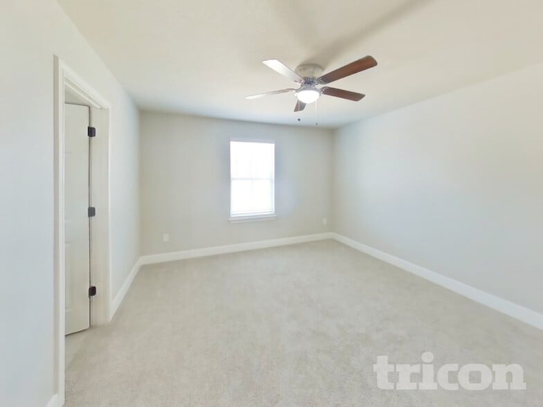 Building Photo - 4007 Anton Dr