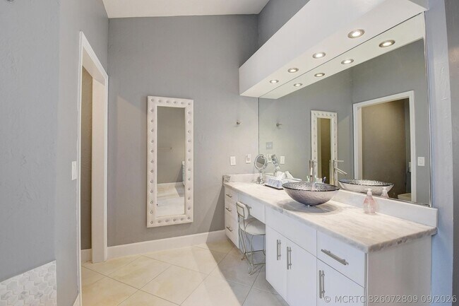 Building Photo - 22866 El Dorado Dr