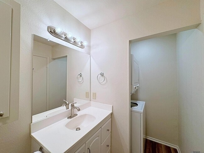 Building Photo - 5222 Butter Creek Ln