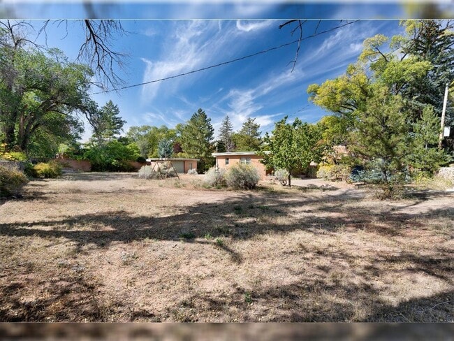 Building Photo - 512 Garcia St