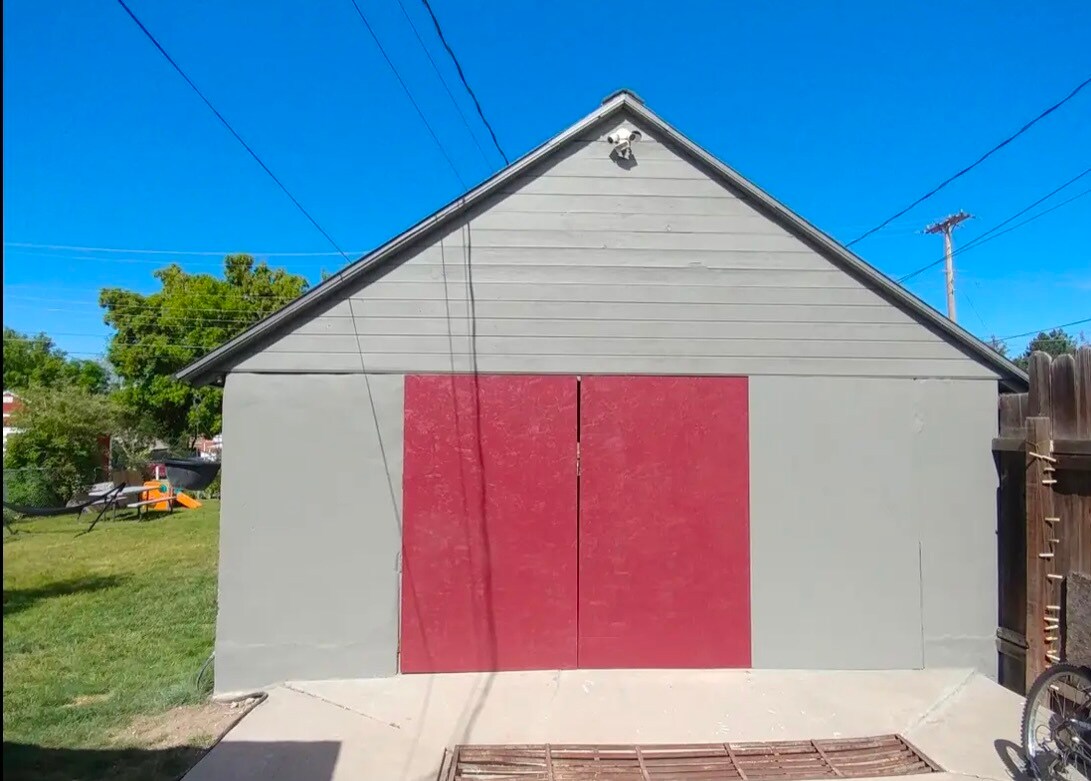 Detached Storage Garage - 196 S 1000 E