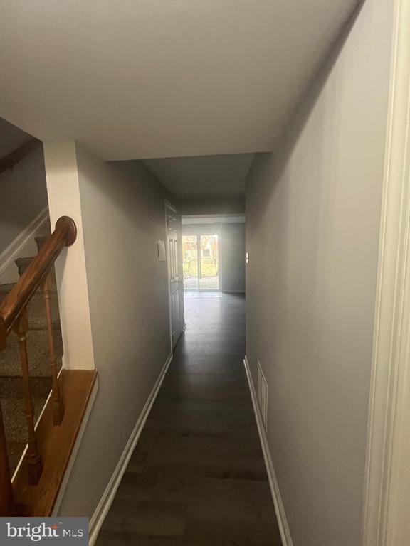 Building Photo - 3325 Midland Ct