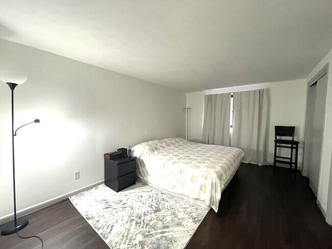 Building Photo - 1325 Worcester Rd