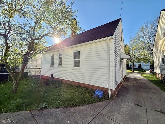 Building Photo - 19520 Maple Heights Blvd