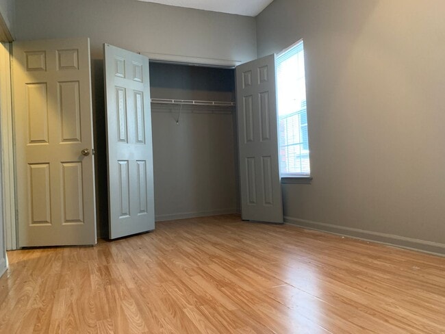 Building Photo - Under repair!