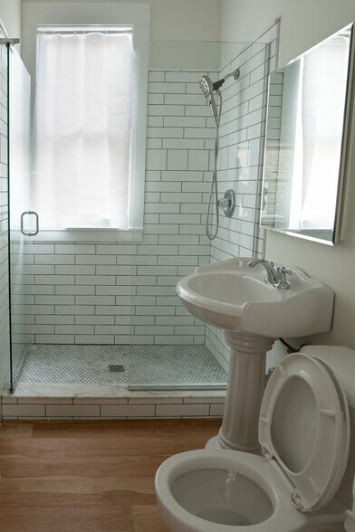 Building Photo - 3541 N Whipple St