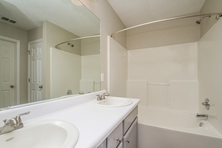 Building Photo - 2636 Apostle Ln
