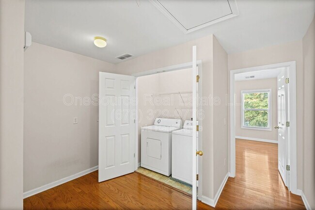 Building Photo - 1821 Willow Branch Ln