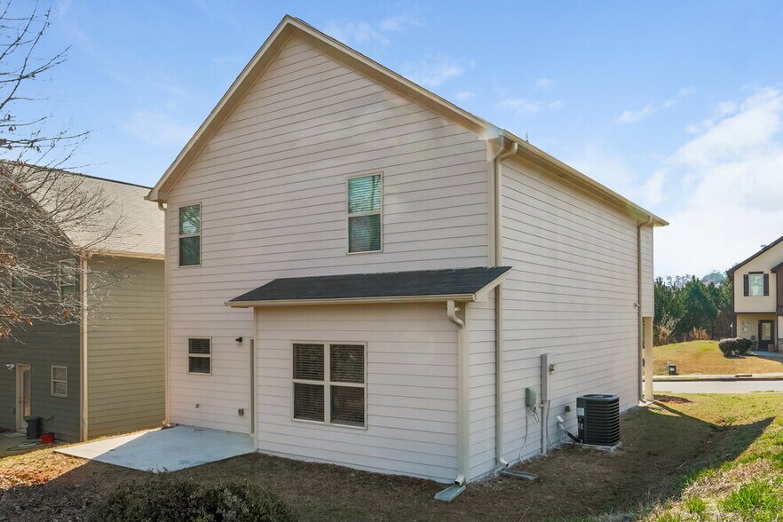 Building Photo - 576 Grenier Terrace NE