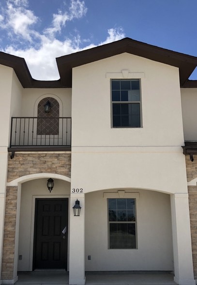 #302 - 602 Basswood Dr