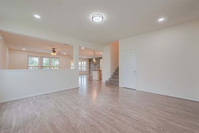 Building Photo - 3215 Laurel Bend Ln