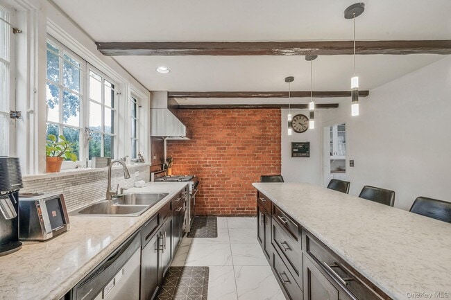 Building Photo - 5 Kohlsaat Ct