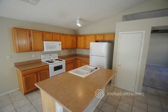 Building Photo - 13045 W Avalon Dr