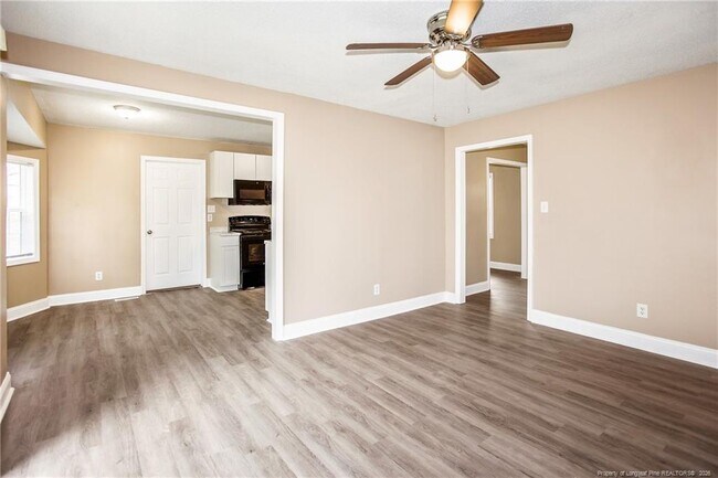 Building Photo - 4562 Ruby Rd