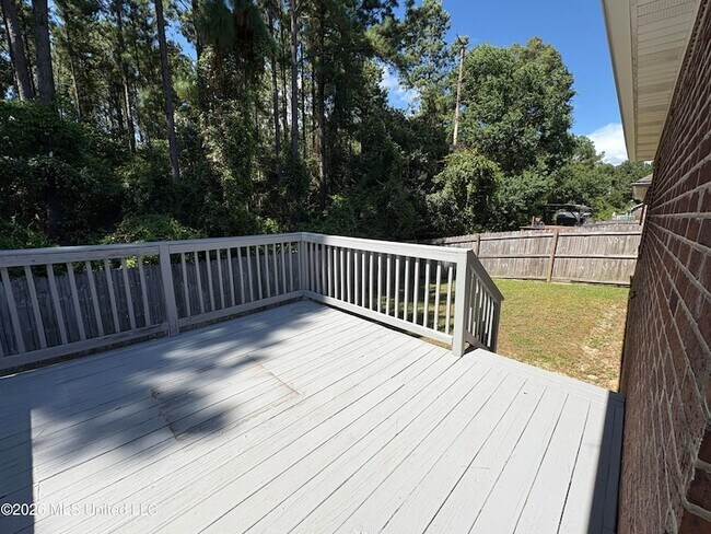 Building Photo - 17063 Palm Ridge Dr