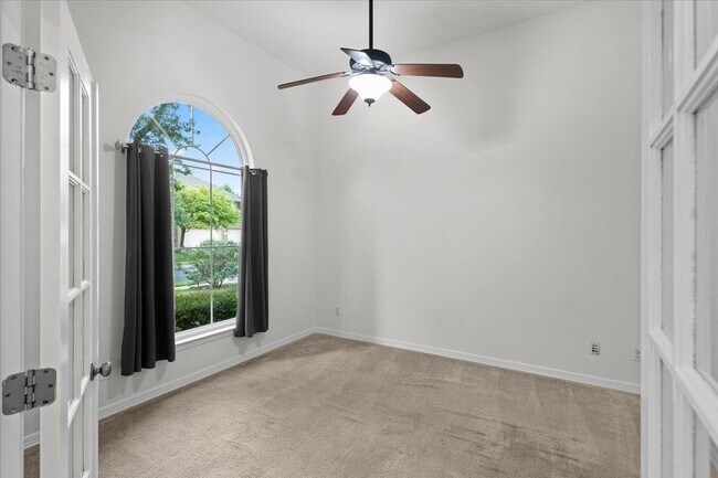 Building Photo - 2304 Village View Loop