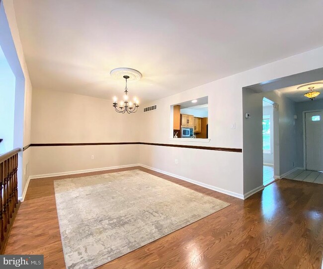 Building Photo - 618 Shropshire Dr