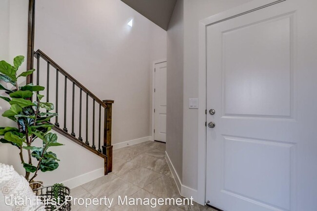 Building Photo - 3 br, 2.5 bath House - 1005 N Tortoise Roc...