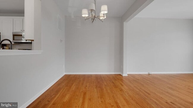 Building Photo - 4724 Hanrahan Pl