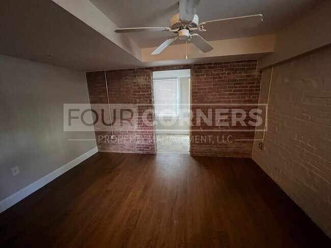 Building Photo - Charming 2 Bedroom 2 Bath in Historic Building