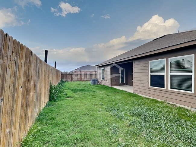 Building Photo - 1270 Treeta Trail