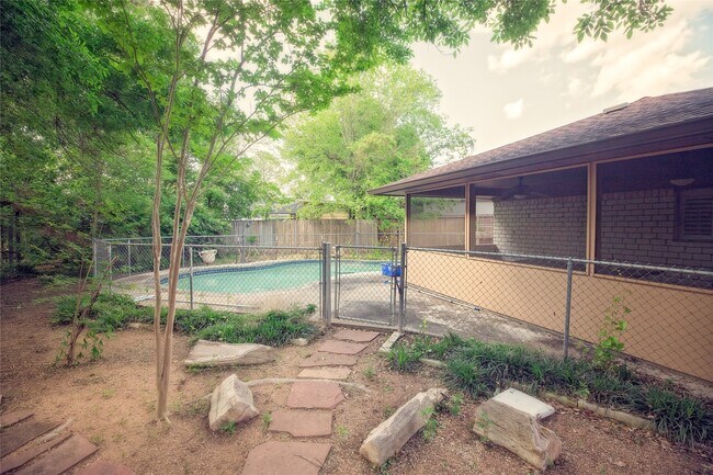 Building Photo - 13927 Lynnwood Ln