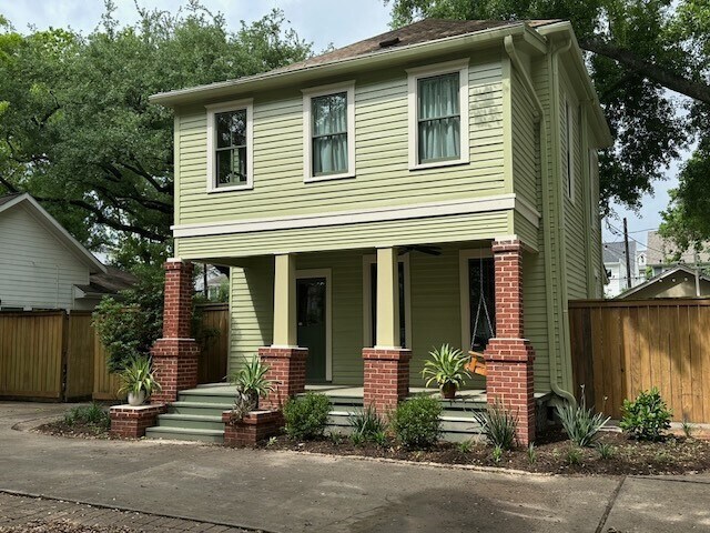 Building Photo - 1023 Tulane St