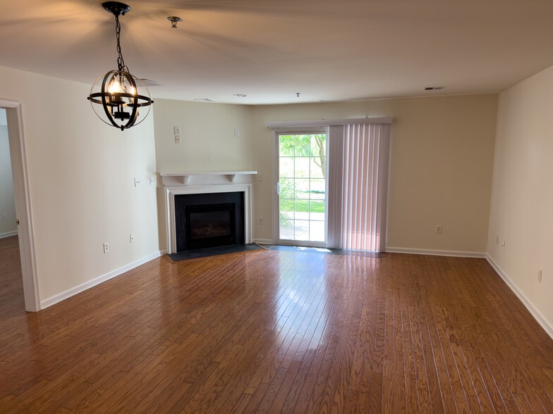 Building Photo - 858 Nittany Ct
