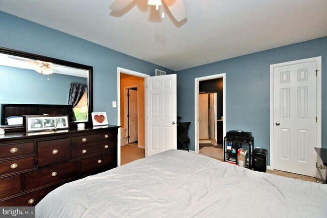 Building Photo - 800 Beacon Ct