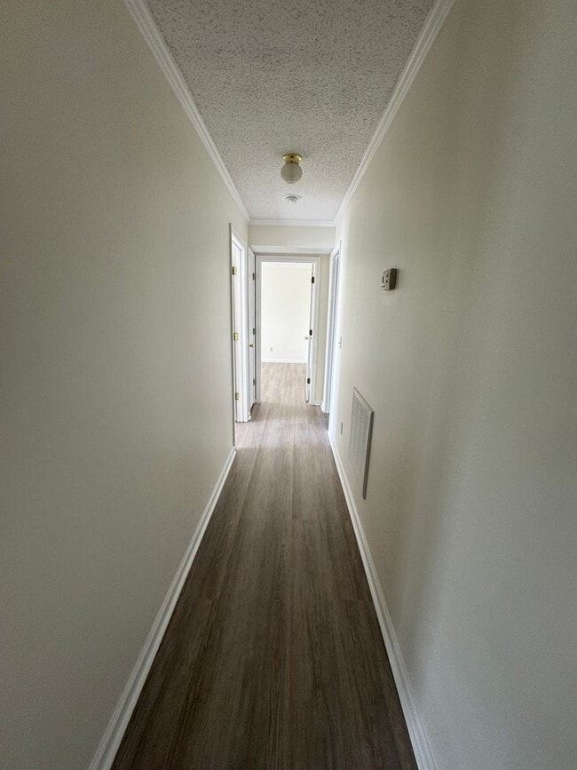 Building Photo - !!!! Promotion March 25th - 31st  200.00 off  First months (April) Rent Only!!!