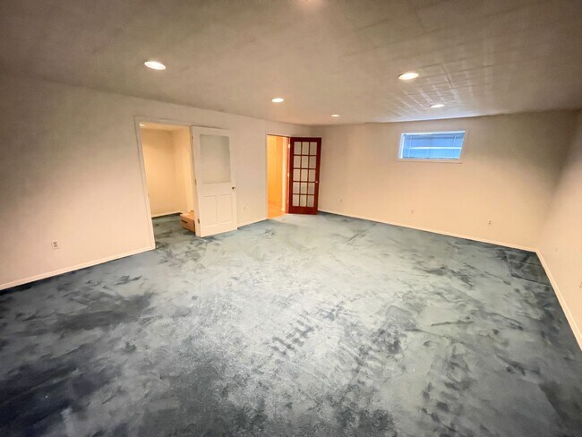 Building Photo - 8410 Buckhannon Dr