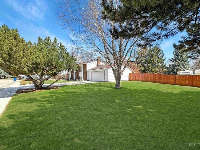 Building Photo - 5454 Lapwai Pl