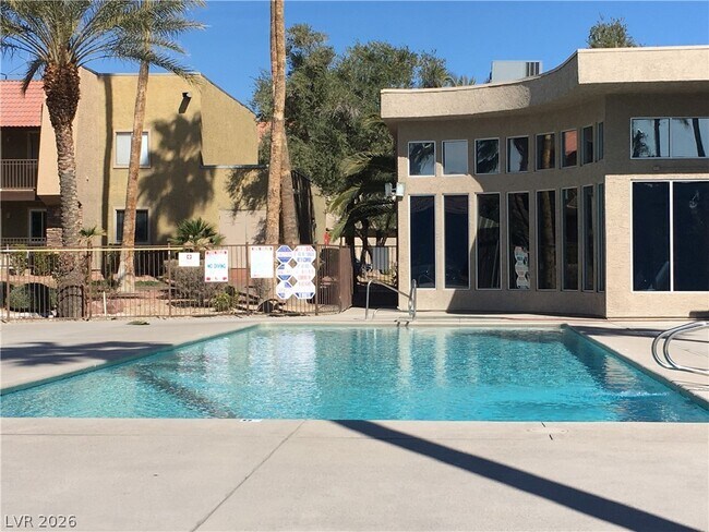 Building Photo - 5295 Indian River Dr