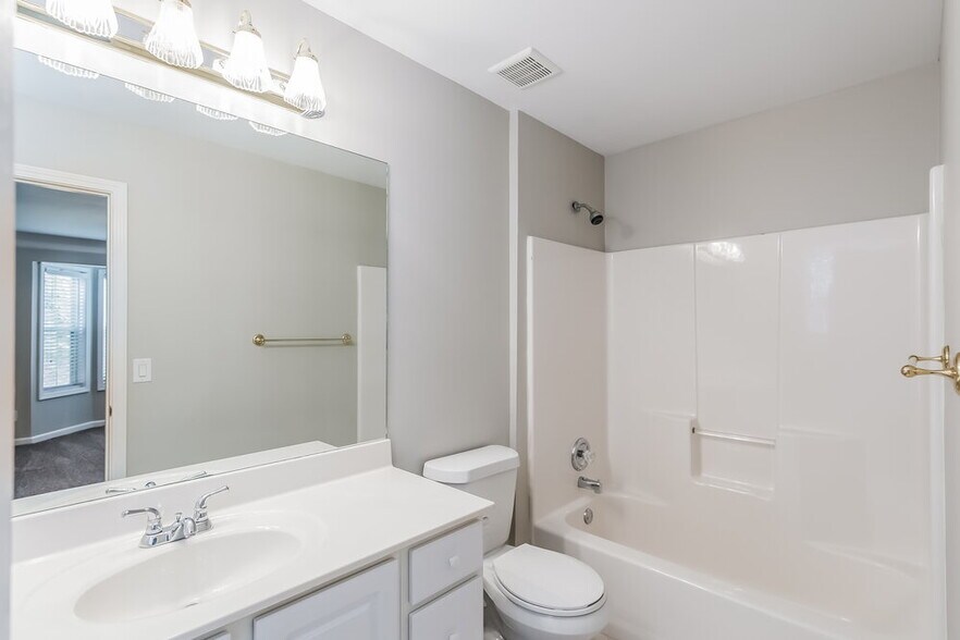 Building Photo - 710 Weatherstone Trce