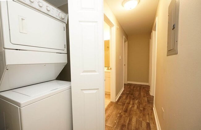 Building Photo - Condo in Central Niceville