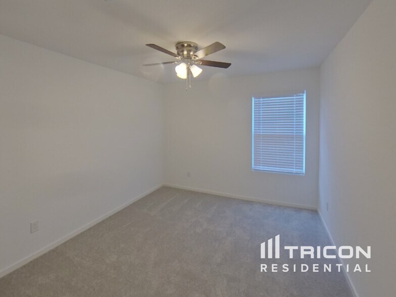 Building Photo - 838 Ponderosa Ln