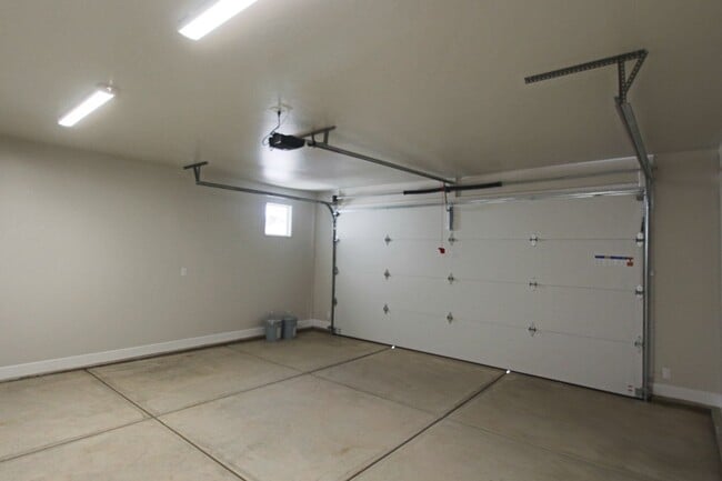 Building Photo - BRAND NEW: 2170+ SQFT and majestic VIEWS