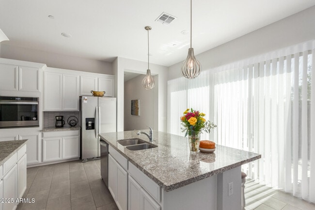 Building Photo - 1914 N 140th Ave