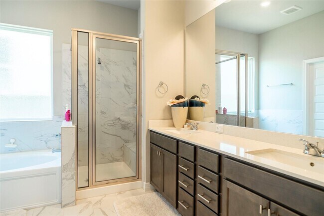 Building Photo - 29023 Laurel Grove Ln