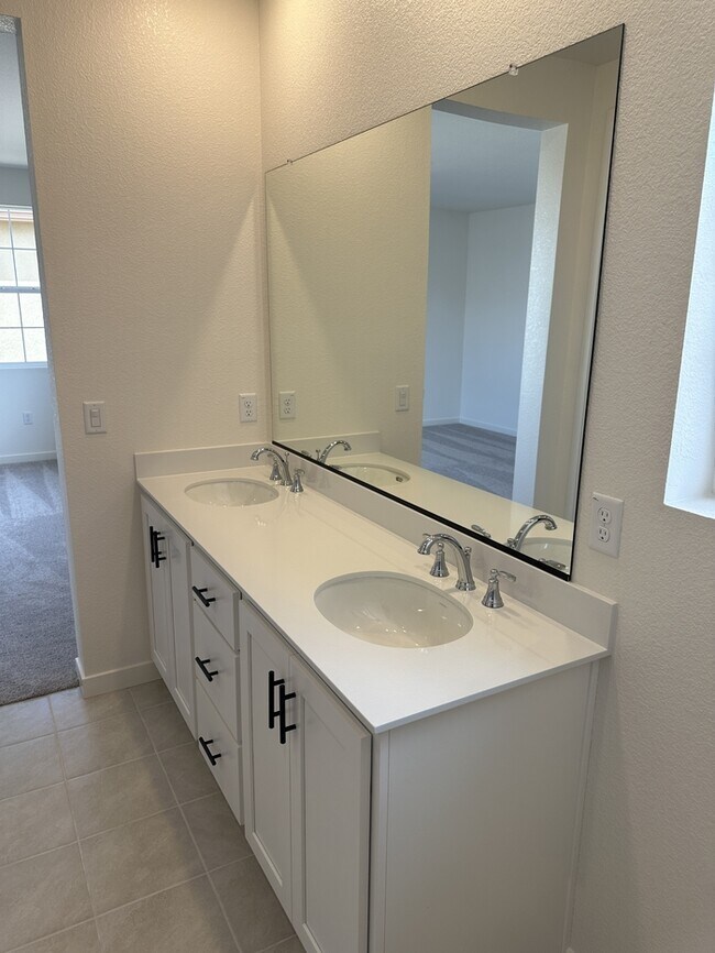 Building Photo - Come Tour This Beautiful Brand New 4-Bedro...