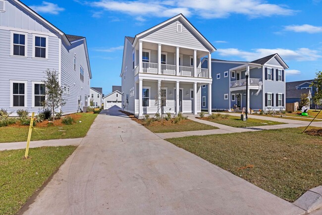 Building Photo - Beautifully finished 4-bedroom, 3-bath home!