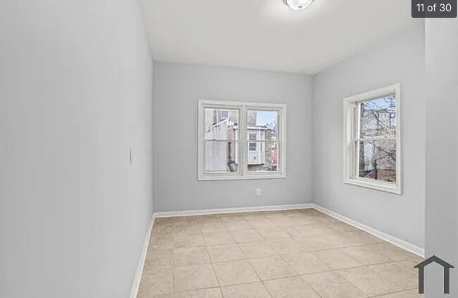 Building Photo - Modern 6-Bedroom Home in North Philadelphia