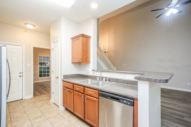 Building Photo - 8116 Fleets Run Dr