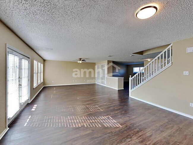 Building Photo - 304 Sandlewood Ln