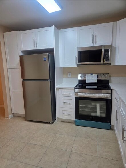 Building Photo - 3351 NW 85th Ave