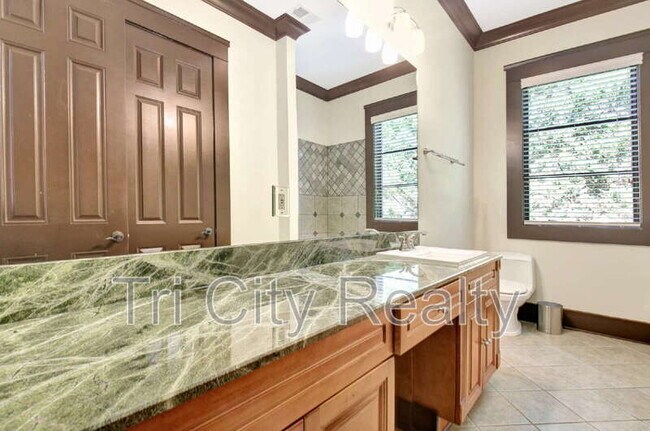 Building Photo - 250 Moss Creek Walk